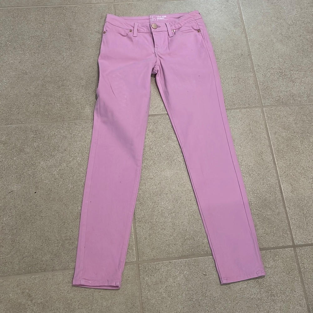 Pink NO BOUNDARIES Low Rise Skinny Jeans, size 3